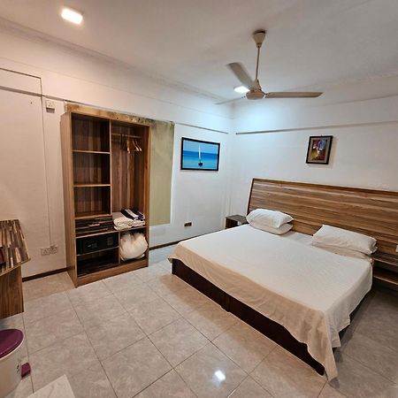 Batuta Maldives Surf View Hotel Thulusdhoo Ngoại thất bức ảnh