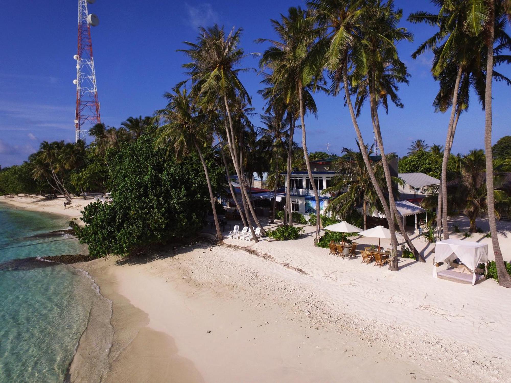 Batuta Maldives Surf View Hotel Thulusdhoo Ngoại thất bức ảnh