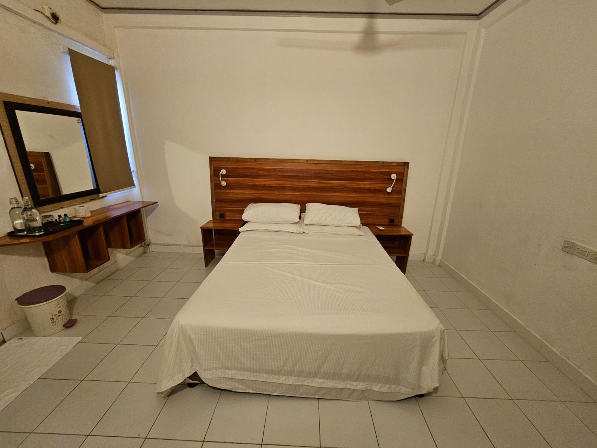 Batuta Maldives Surf View Hotel Thulusdhoo Phòng bức ảnh