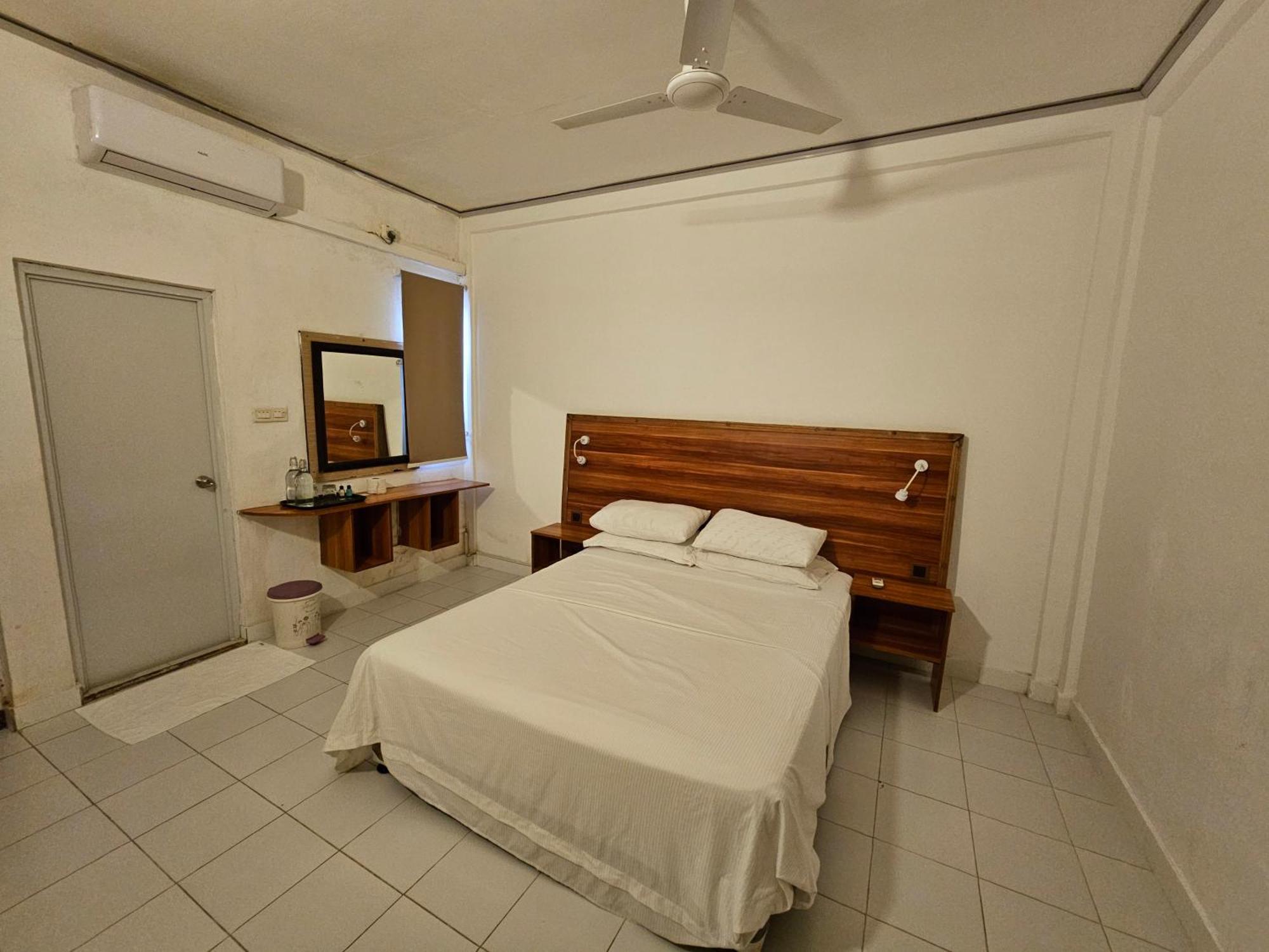 Batuta Maldives Surf View Hotel Thulusdhoo Phòng bức ảnh