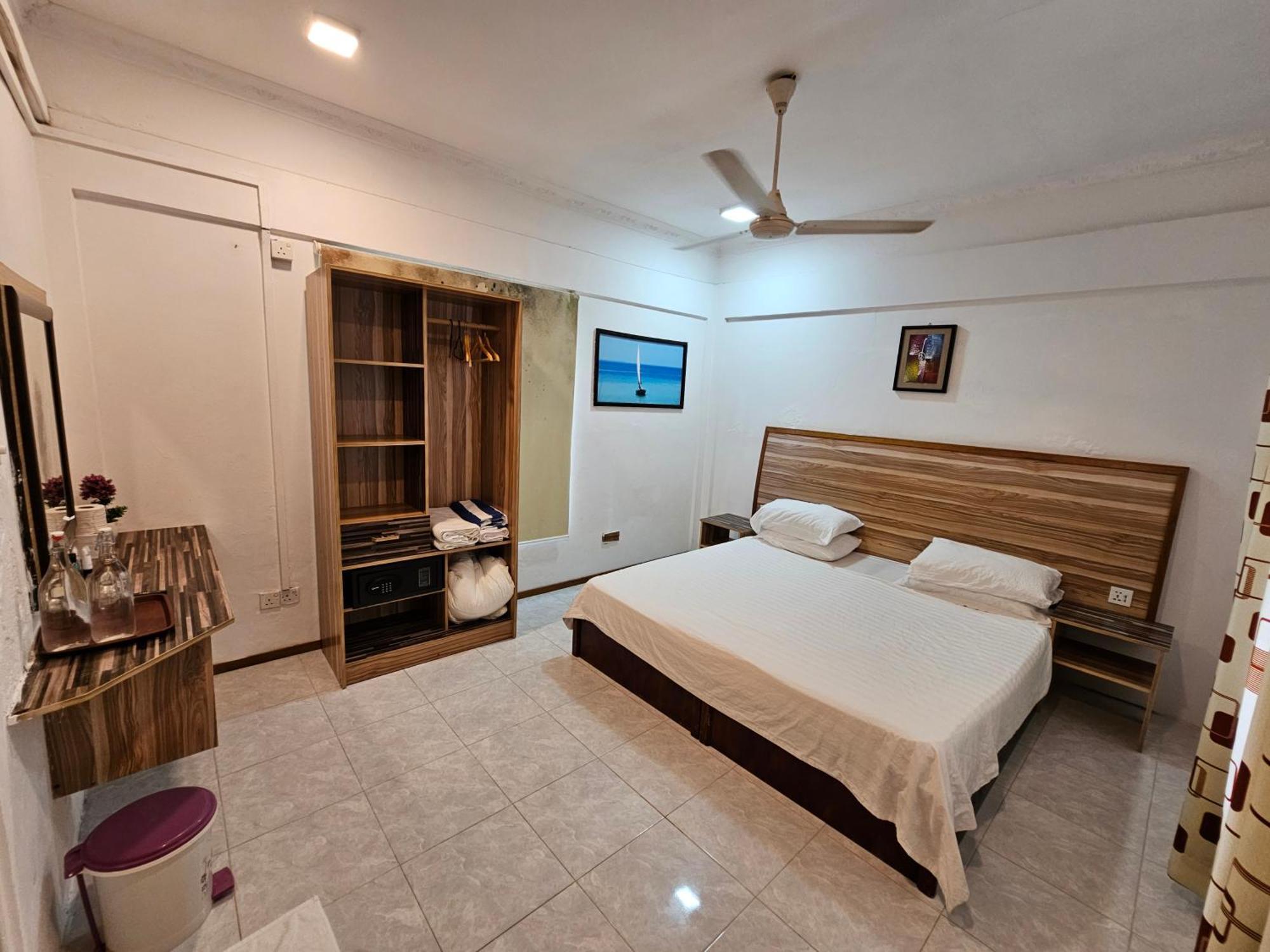 Batuta Maldives Surf View Hotel Thulusdhoo Ngoại thất bức ảnh