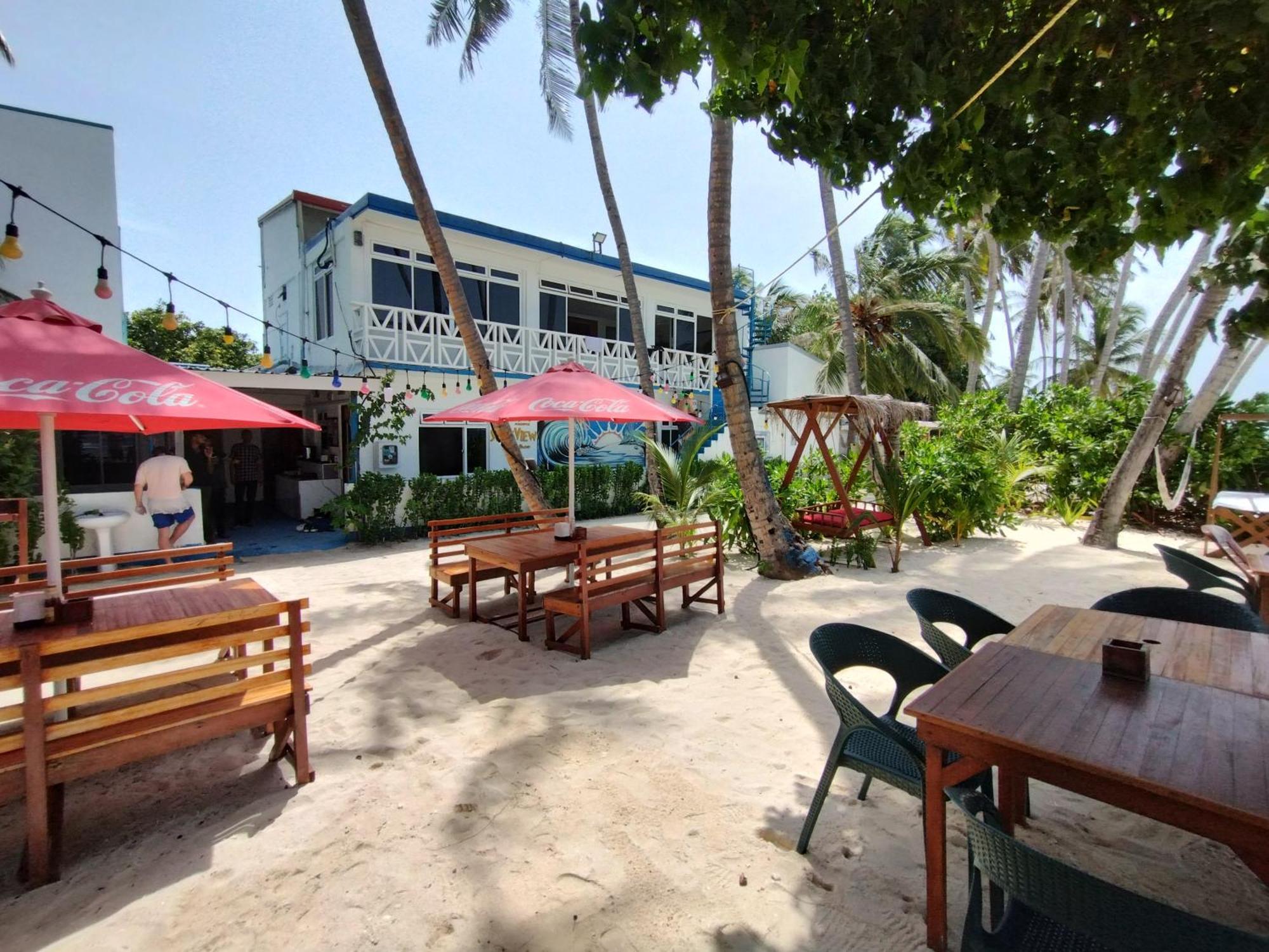 Batuta Maldives Surf View Hotel Thulusdhoo Ngoại thất bức ảnh