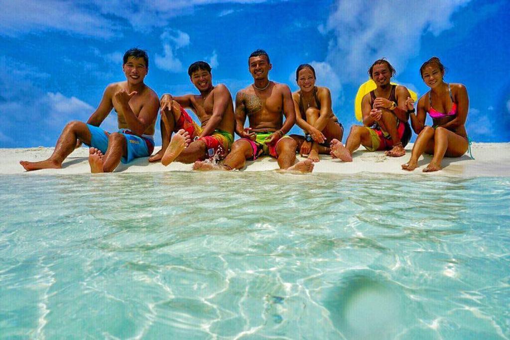 Batuta Maldives Surf View Hotel Thulusdhoo Ngoại thất bức ảnh