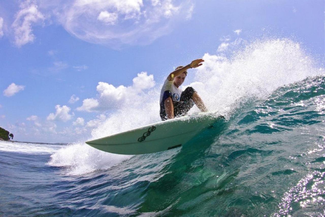 Batuta Maldives Surf View Hotel Thulusdhoo Ngoại thất bức ảnh