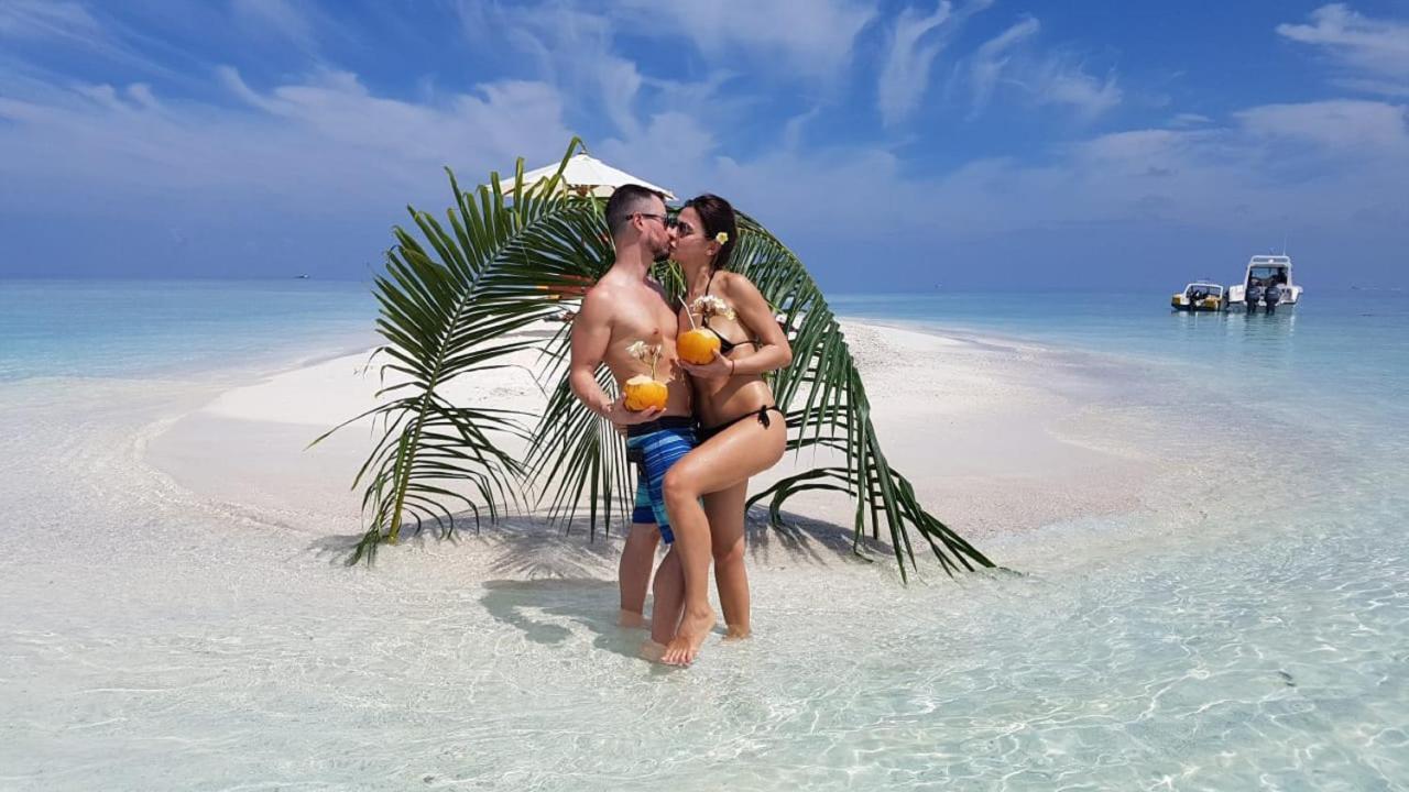 Batuta Maldives Surf View Hotel Thulusdhoo Ngoại thất bức ảnh