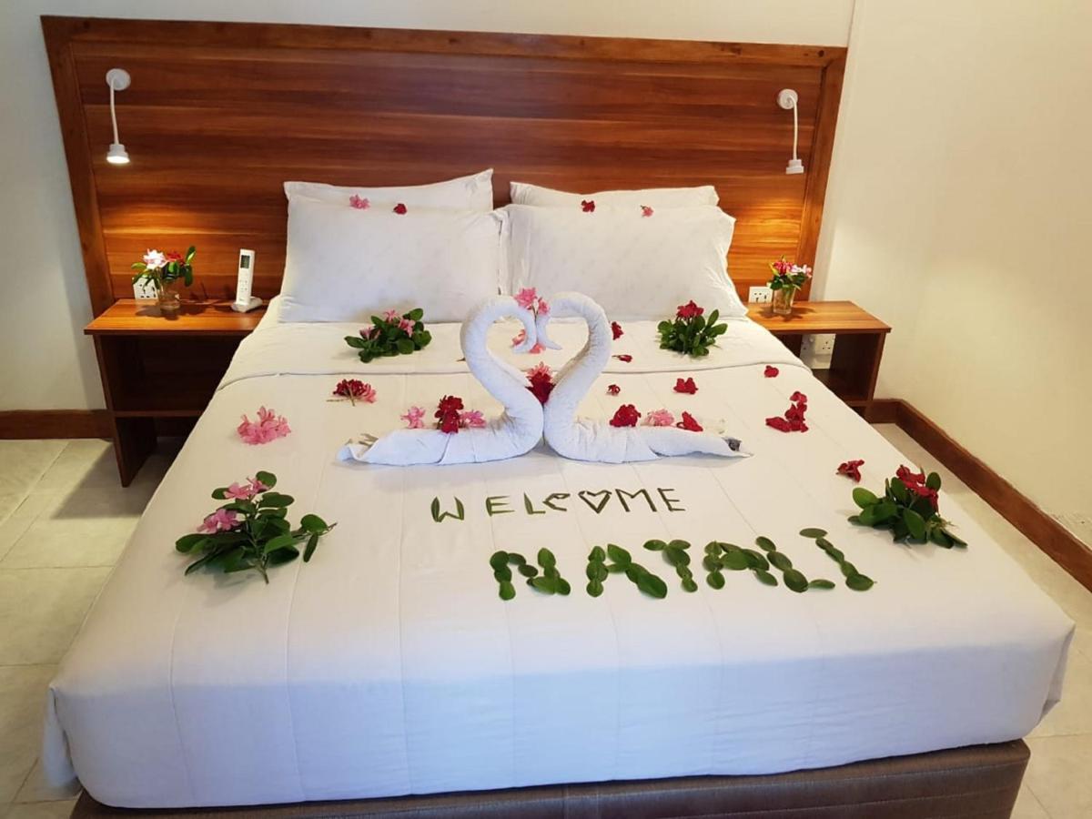 Batuta Maldives Surf View Hotel Thulusdhoo Ngoại thất bức ảnh